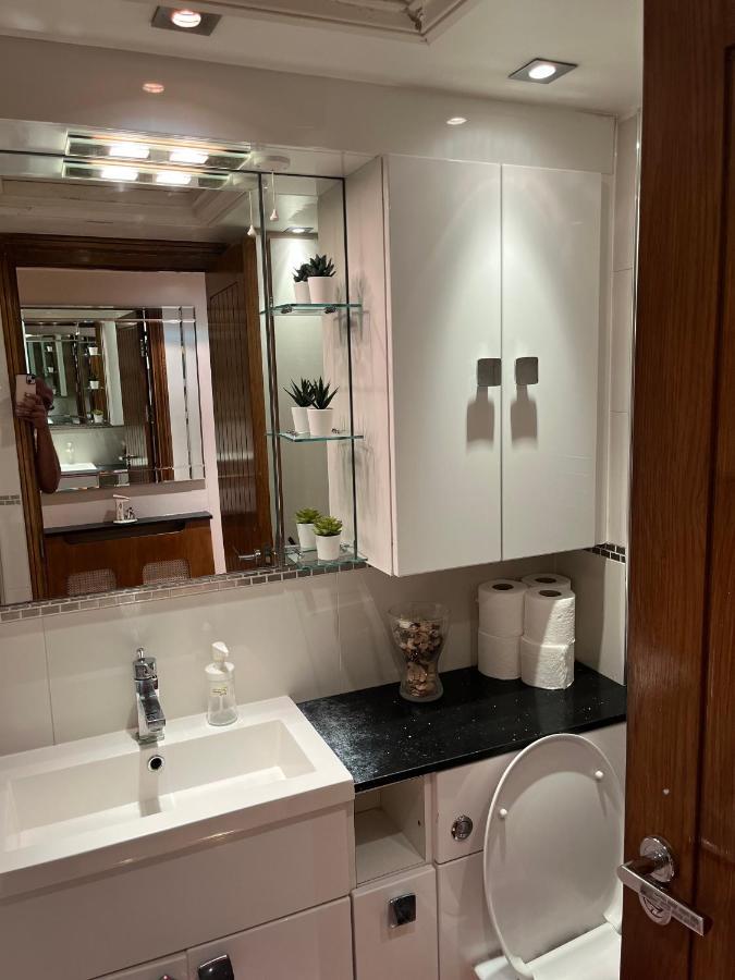 Stunning 1 Bedroom In Stunning Location - Mayfair Area Londra Dış mekan fotoğraf