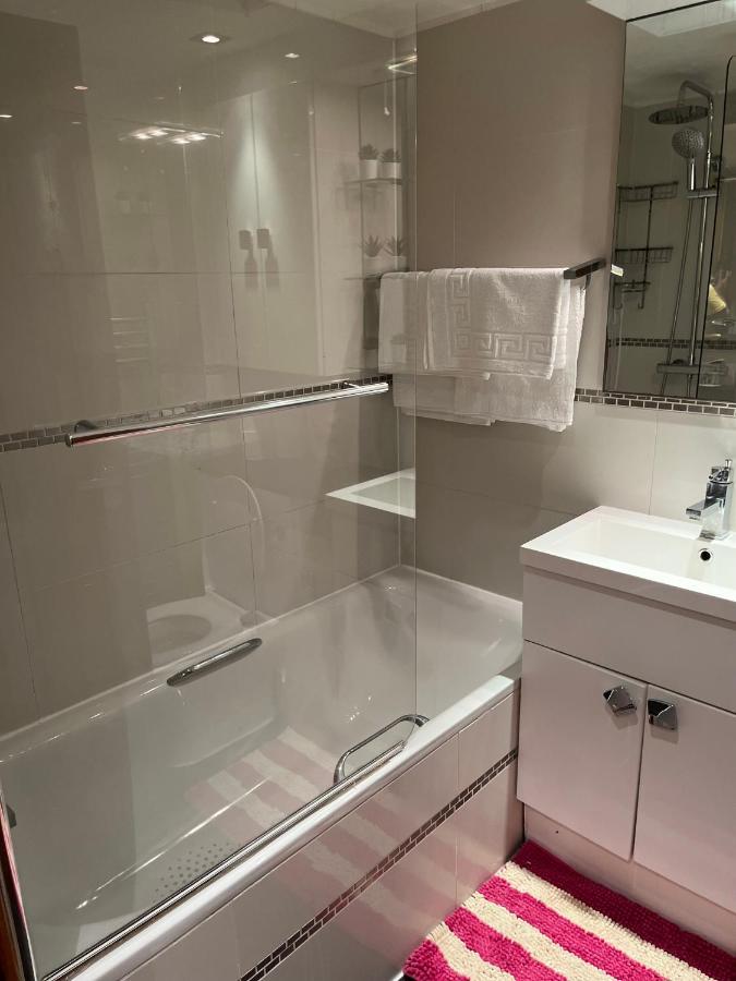 Stunning 1 Bedroom In Stunning Location - Mayfair Area Londra Dış mekan fotoğraf