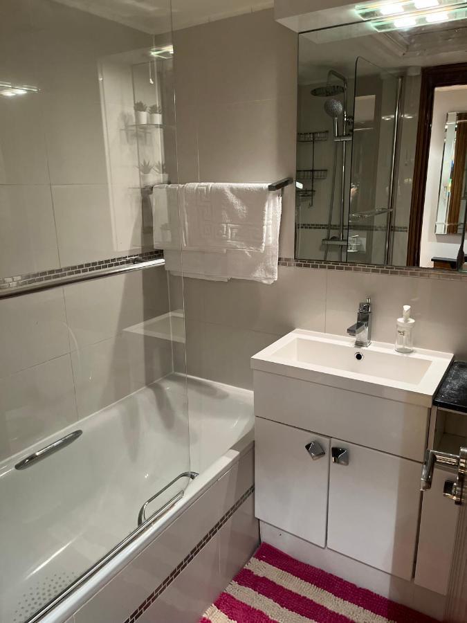 Stunning 1 Bedroom In Stunning Location - Mayfair Area Londra Dış mekan fotoğraf